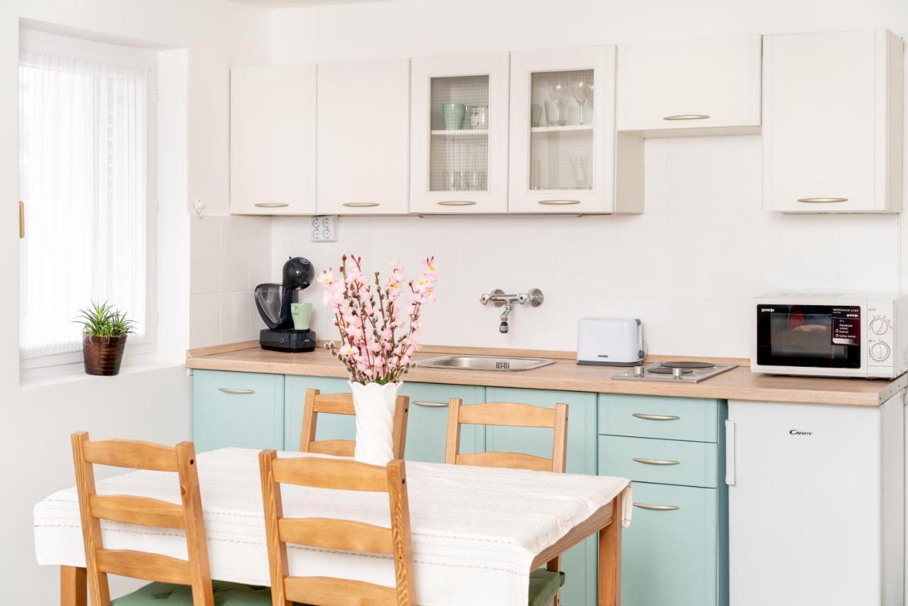 Menta Porta Apartamento Zengővárkony Exterior foto